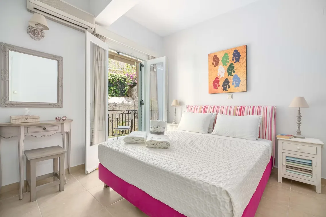 Deluxe Triple Room with Double Bed & Garden View