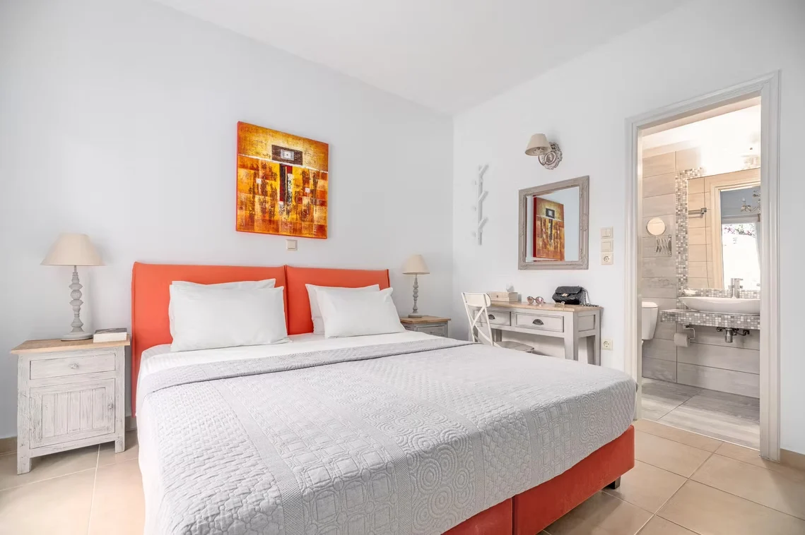 Deluxe Triple Room with Single Beds & Garden View